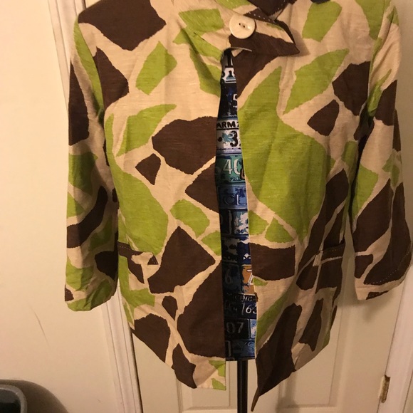 Top - Picture 2 of 8